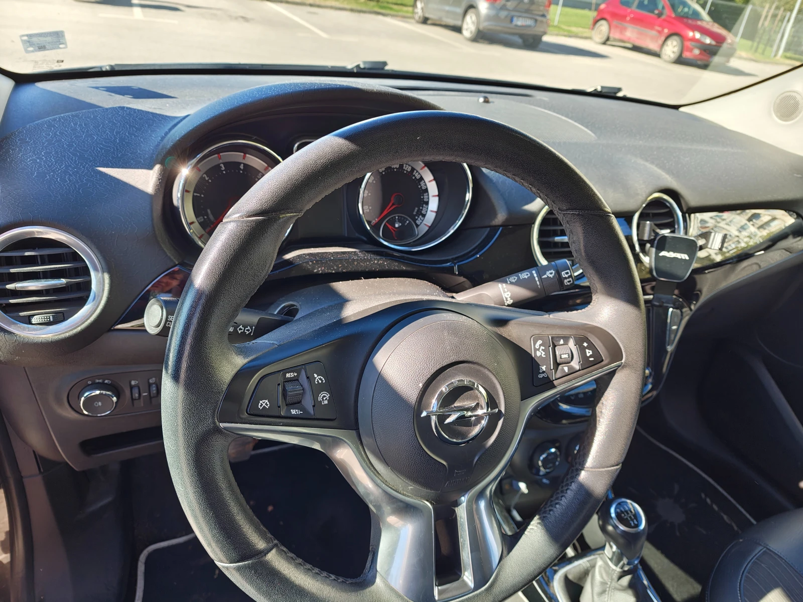 Opel Adam, снимка 4 - Автомобили и джипове - 56568385