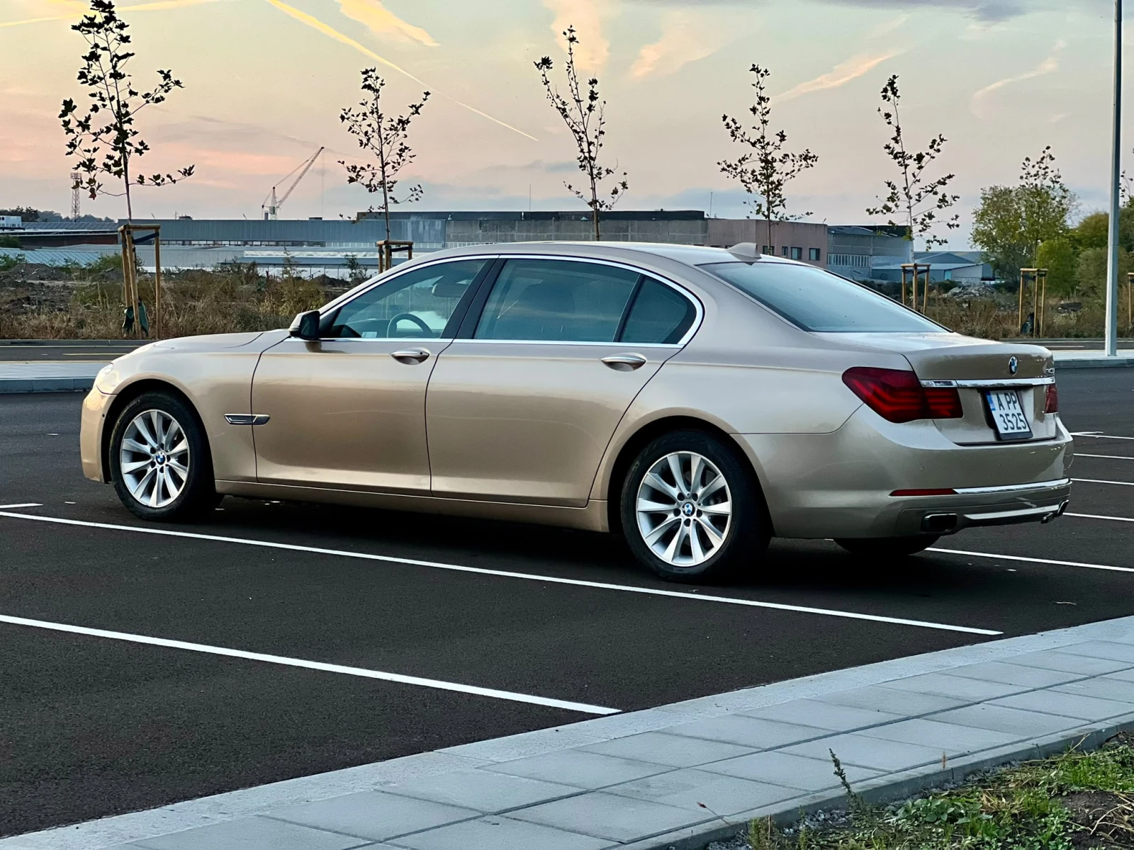 BMW 740 Li, снимка 6 - Автомобили и джипове - 56662331