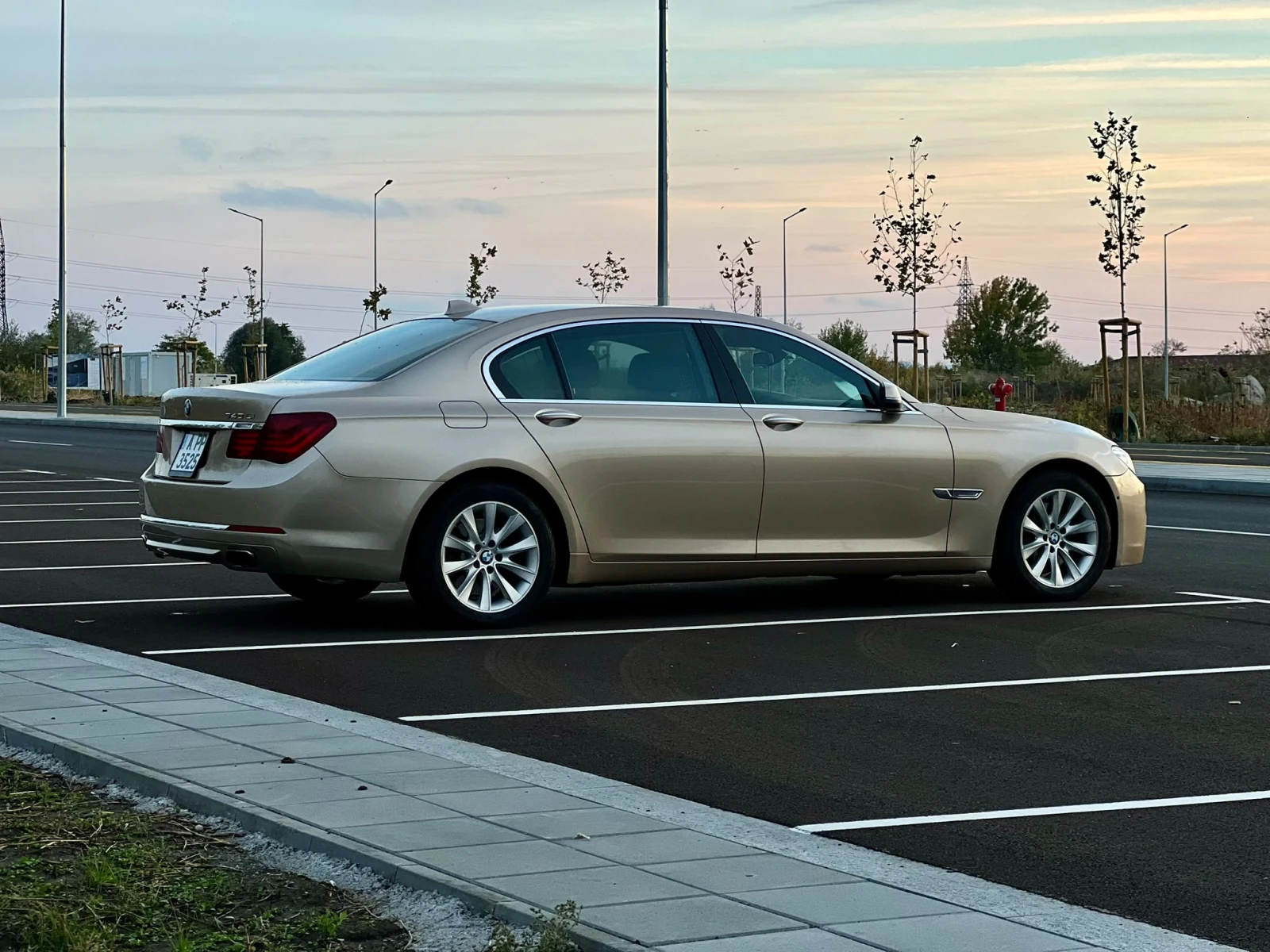 BMW 740 Li, снимка 4 - Автомобили и джипове - 56662331