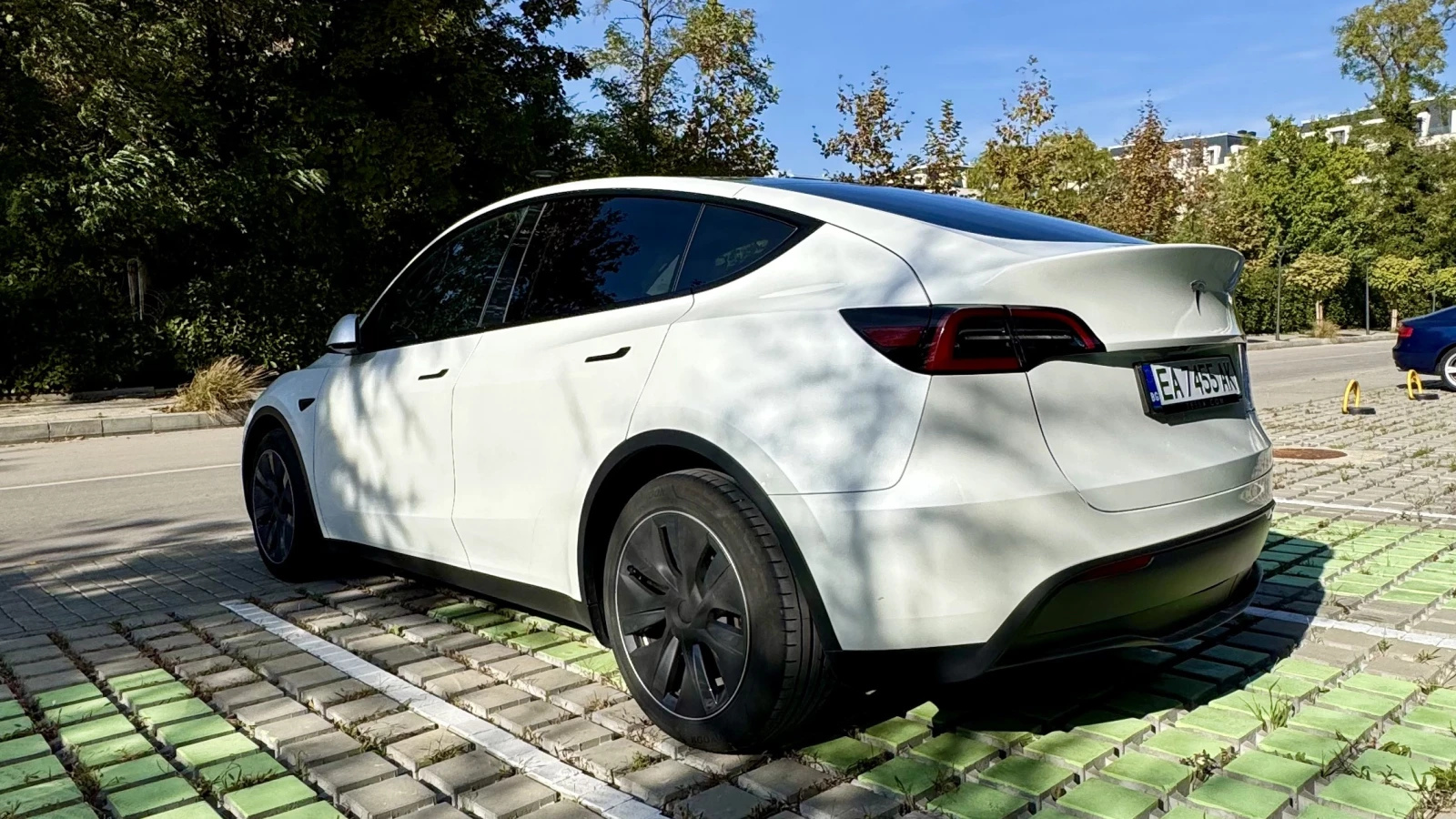 Tesla Model Y Dual Motor, снимка 2 - Автомобили и джипове - 56678426