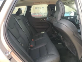 Volvo XC60 B5 AWD Plus Dark Theme, снимка 11