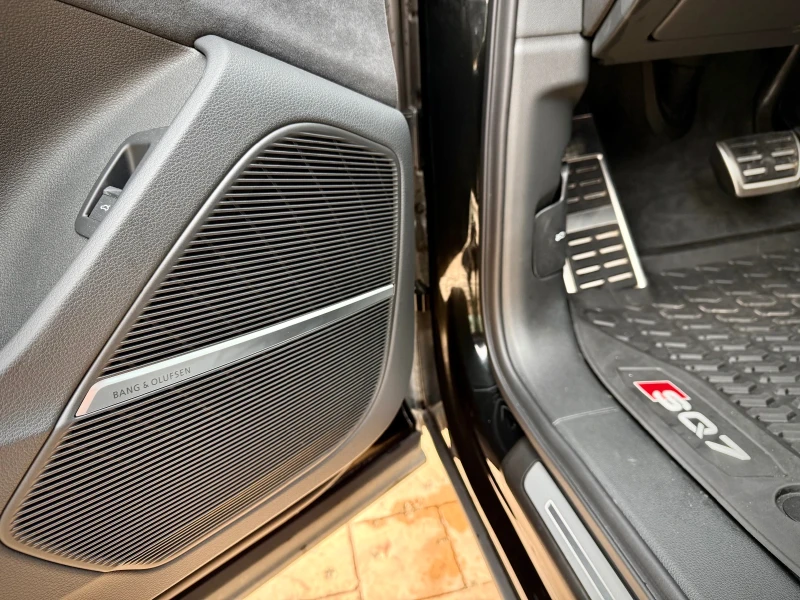 Audi SQ7 TFSI | 7-МЕСТЕН | ГАРАНЦИЯ 2030г., снимка 16 - Автомобили и джипове - 52568102