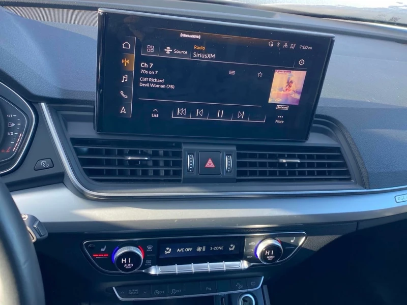 Audi Q5 * Komfort * CARFAX * БЕЗ ПЪРВОНАЧАЛНА ВНОСКА, снимка 9 - Автомобили и джипове - 53206870