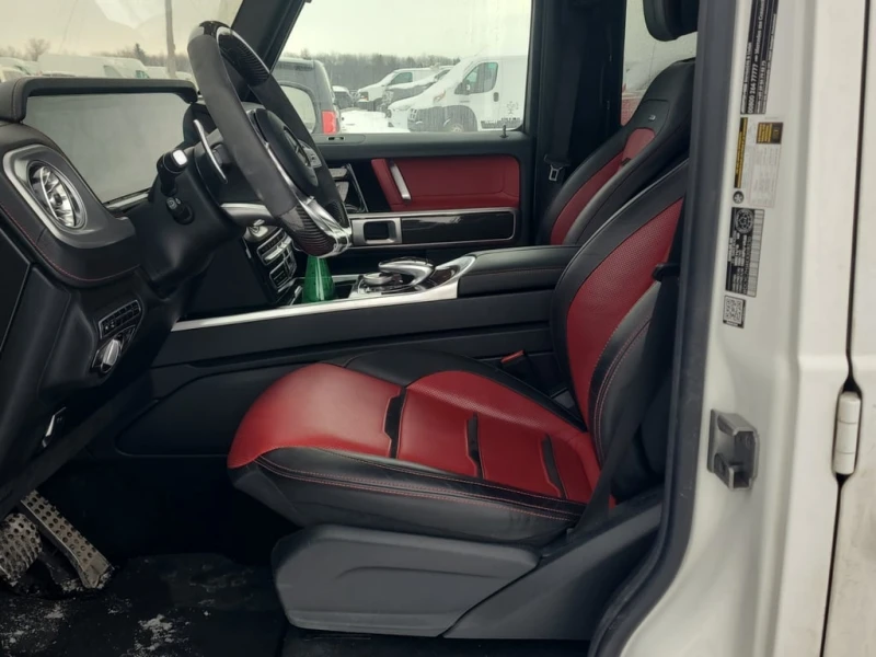 Mercedes-Benz G 63 AMG * CARFAX * БЕЗ ПЪРВОНАЧАЛНА ВНОСКА, снимка 5 - Автомобили и джипове - 53363138