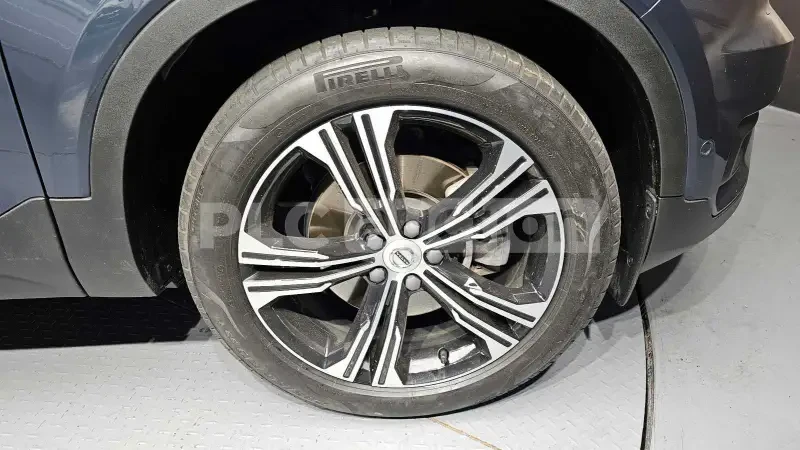 Volvo XC40 2.0 * ВКЛЮЧЕН ТЕХНОТЕСТ И ПРЕГЛЕД* , снимка 13 - Автомобили и джипове - 54193986