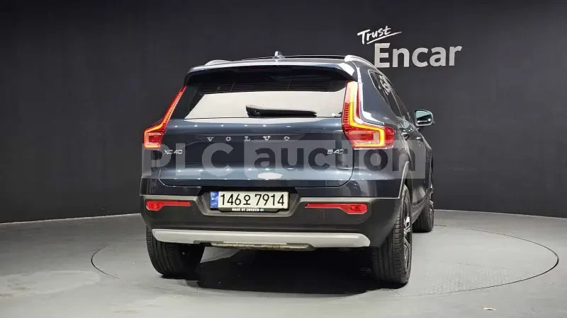 Volvo XC40 2.0 * ВКЛЮЧЕН ТЕХНОТЕСТ И ПРЕГЛЕД* , снимка 4 - Автомобили и джипове - 54193986