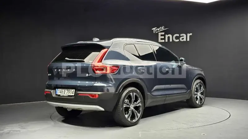 Volvo XC40 2.0 * ВКЛЮЧЕН ТЕХНОТЕСТ И ПРЕГЛЕД* , снимка 2 - Автомобили и джипове - 54193986