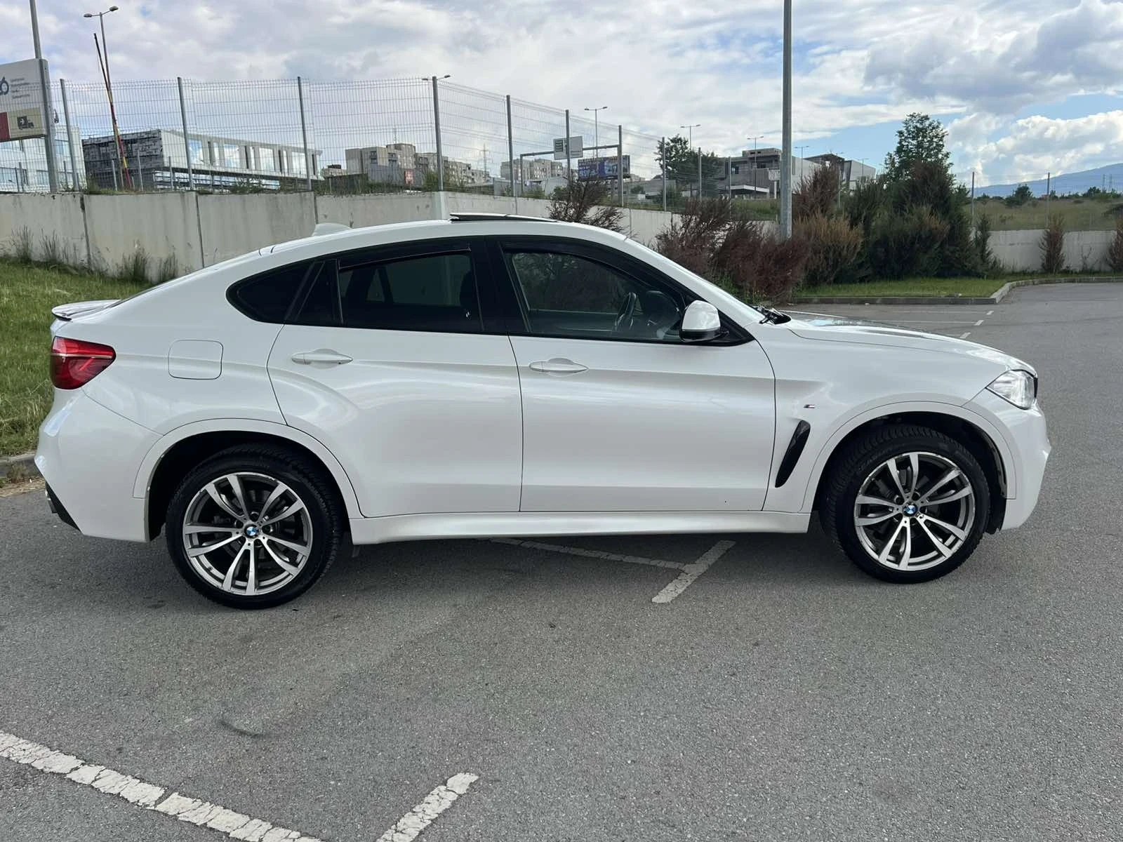 BMW X6 xDrive 30d M Sport! ЛИЗИНГ! СМЕНЕНИ ВЕРИГИ! - изображение 5