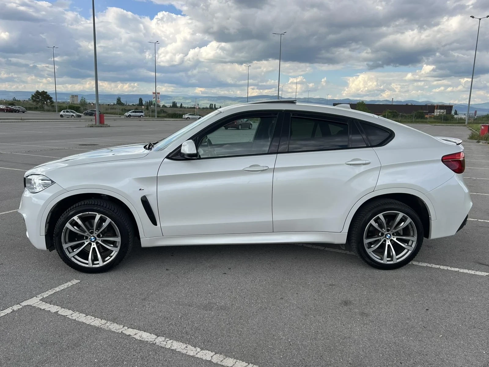 BMW X6 xDrive 30d M Sport! ЛИЗИНГ! СМЕНЕНИ ВЕРИГИ! - изображение 4