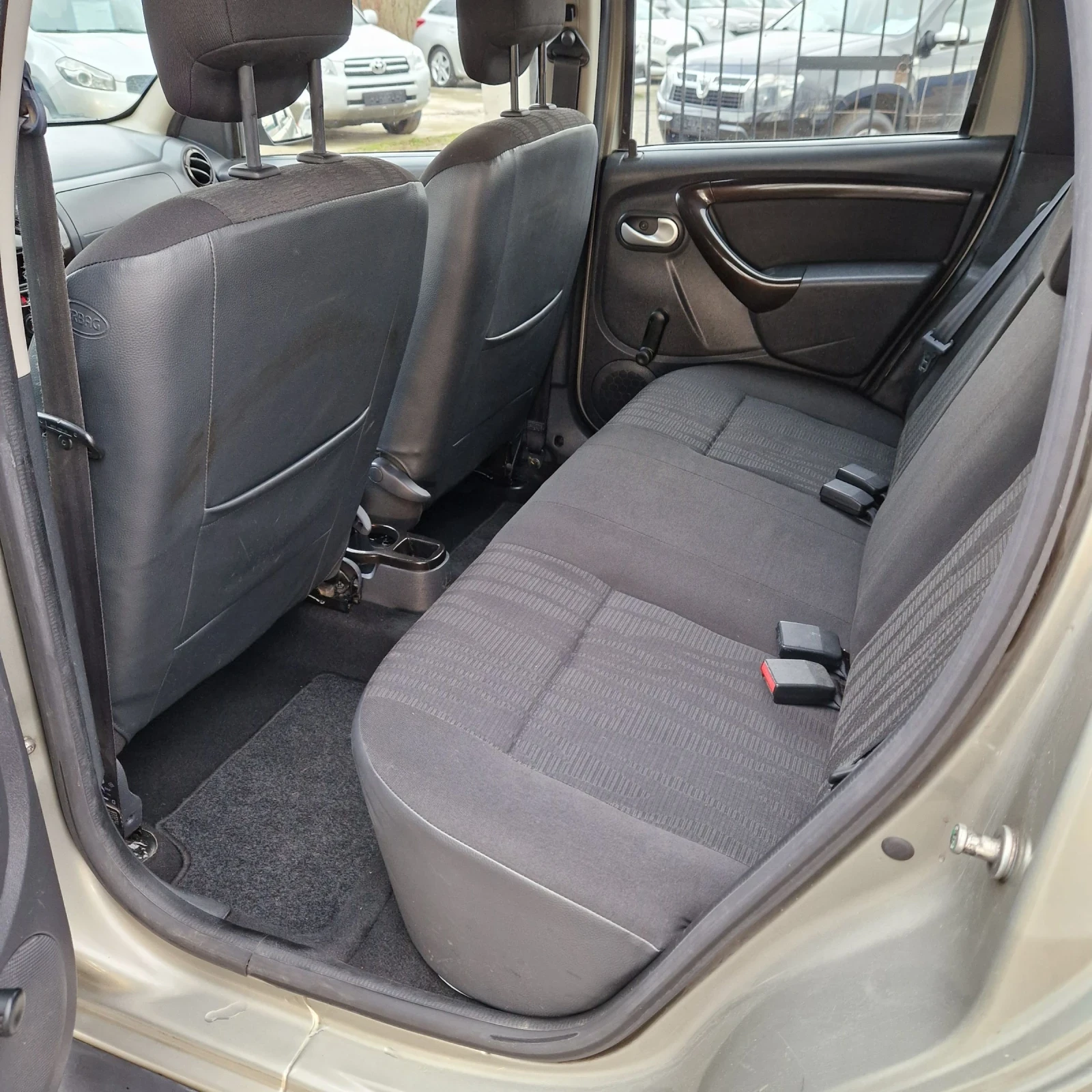 Dacia Duster 1.6i LPG , 4X4 | Mobile.bg   14