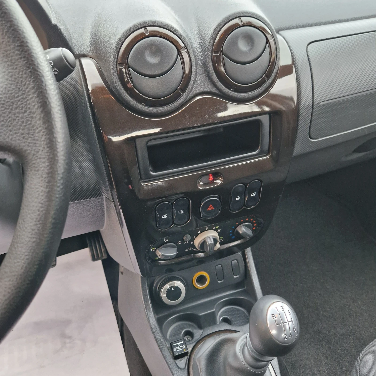 Dacia Duster 1.6i LPG , 4X4 | Mobile.bg   7