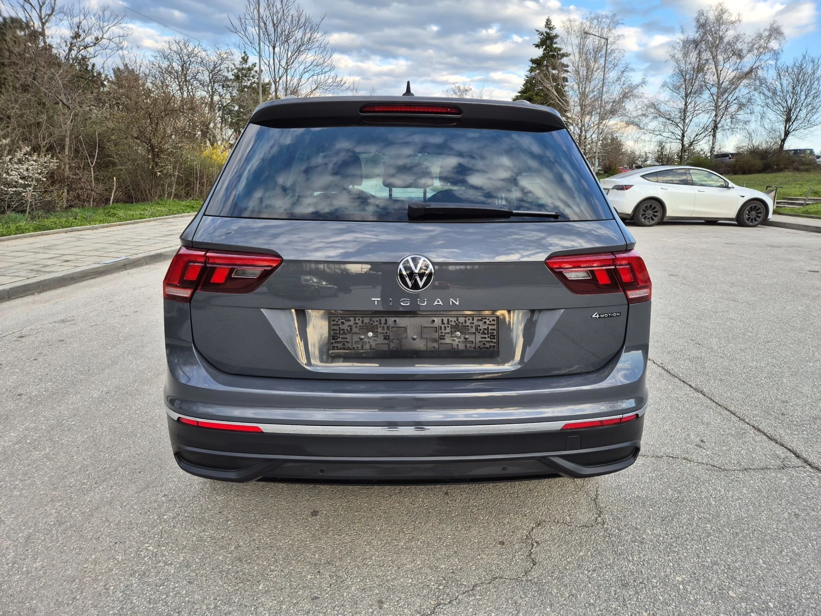 VW Tiguan 2.0TDI 4Motion Face DSG7 Distr Assist, снимка 6 - Автомобили и джипове - 53985491