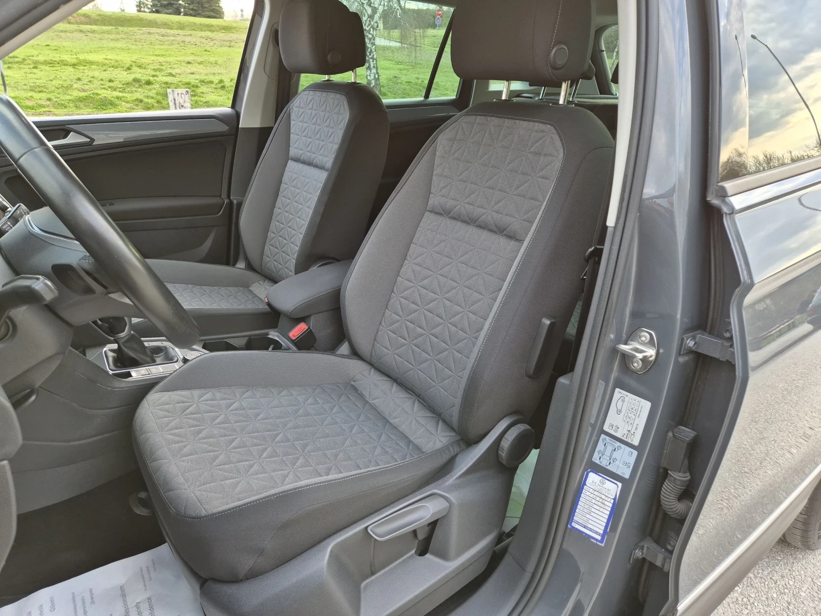 VW Tiguan 2.0TDI 4Motion Face DSG7 Distr Assist, снимка 10 - Автомобили и джипове - 53985491