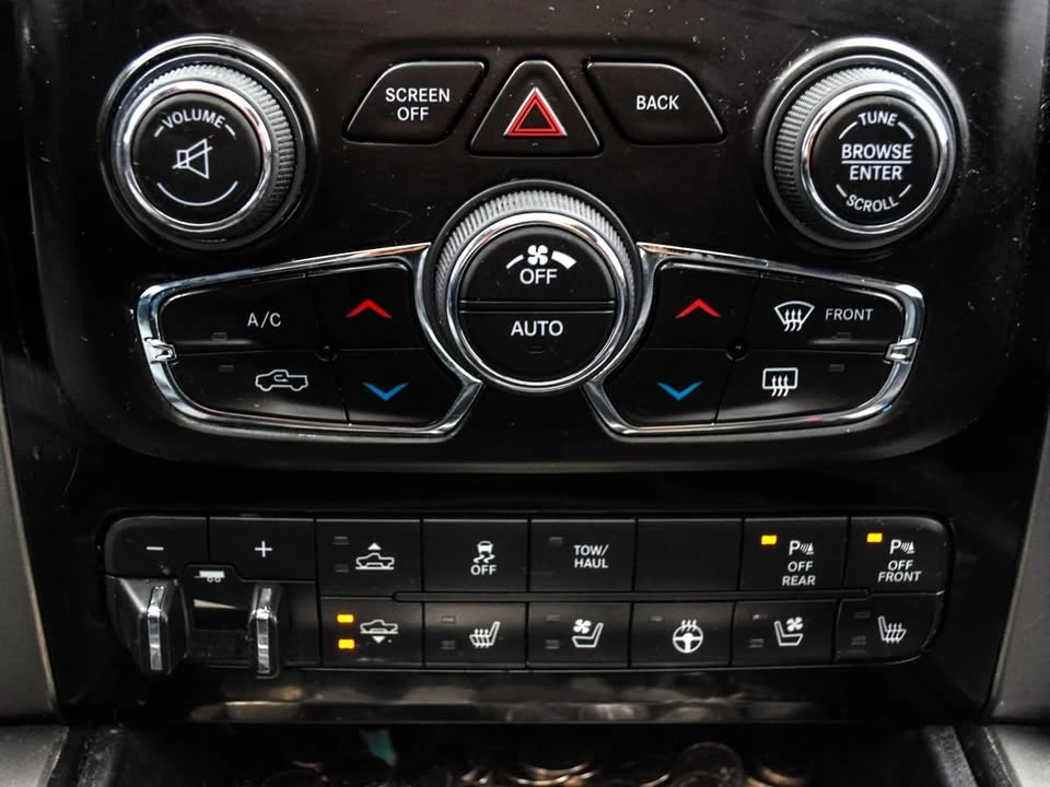 Dodge RAM 1500 * SPORT* FULL* ПОДГРЕВ* ОБДУХВАНЕ* , снимка 10 - Автомобили и джипове - 54201143