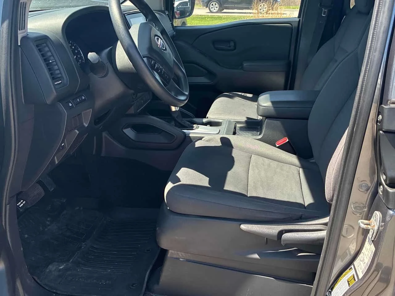 Nissan Frontier * King Cab Standard Bed 4x4* KEYLESS* , снимка 16 - Автомобили и джипове - 54330128