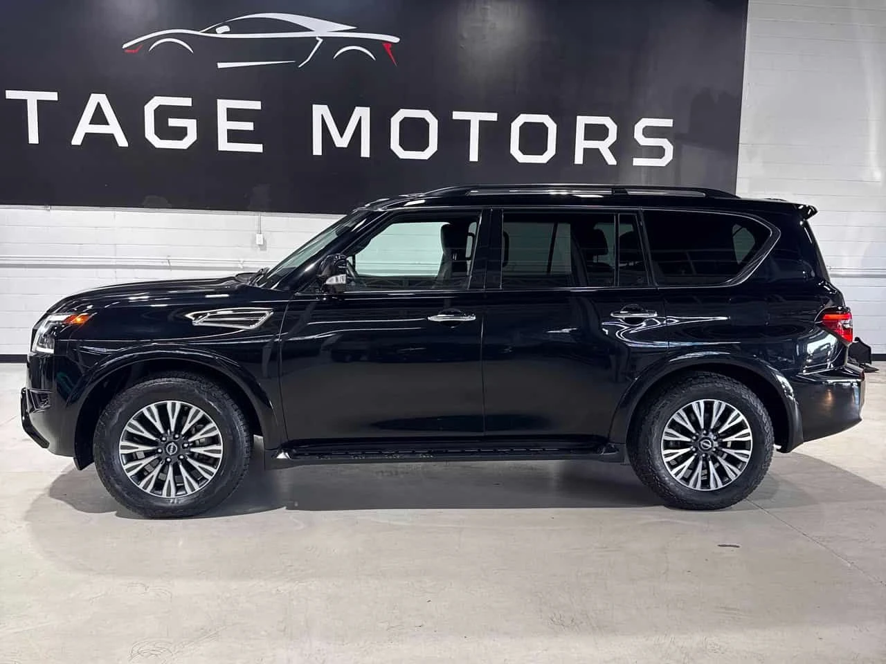 Nissan Armada 4x4 SL  CARFAX, снимка 2 - Автомобили и джипове - 54699753
