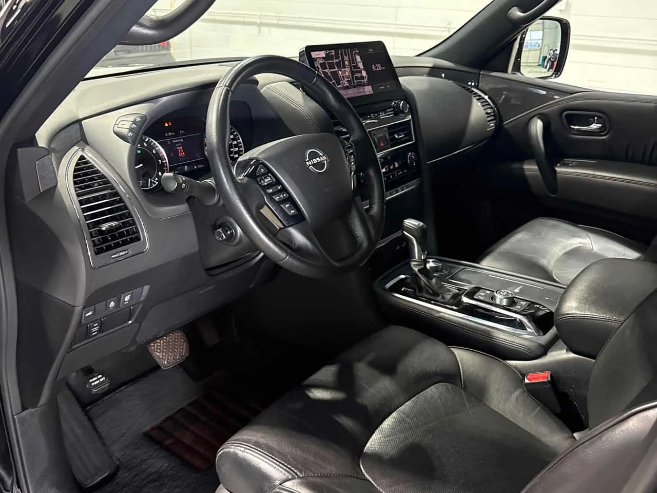 Nissan Armada 4x4 SL  CARFAX, снимка 5 - Автомобили и джипове - 54699753