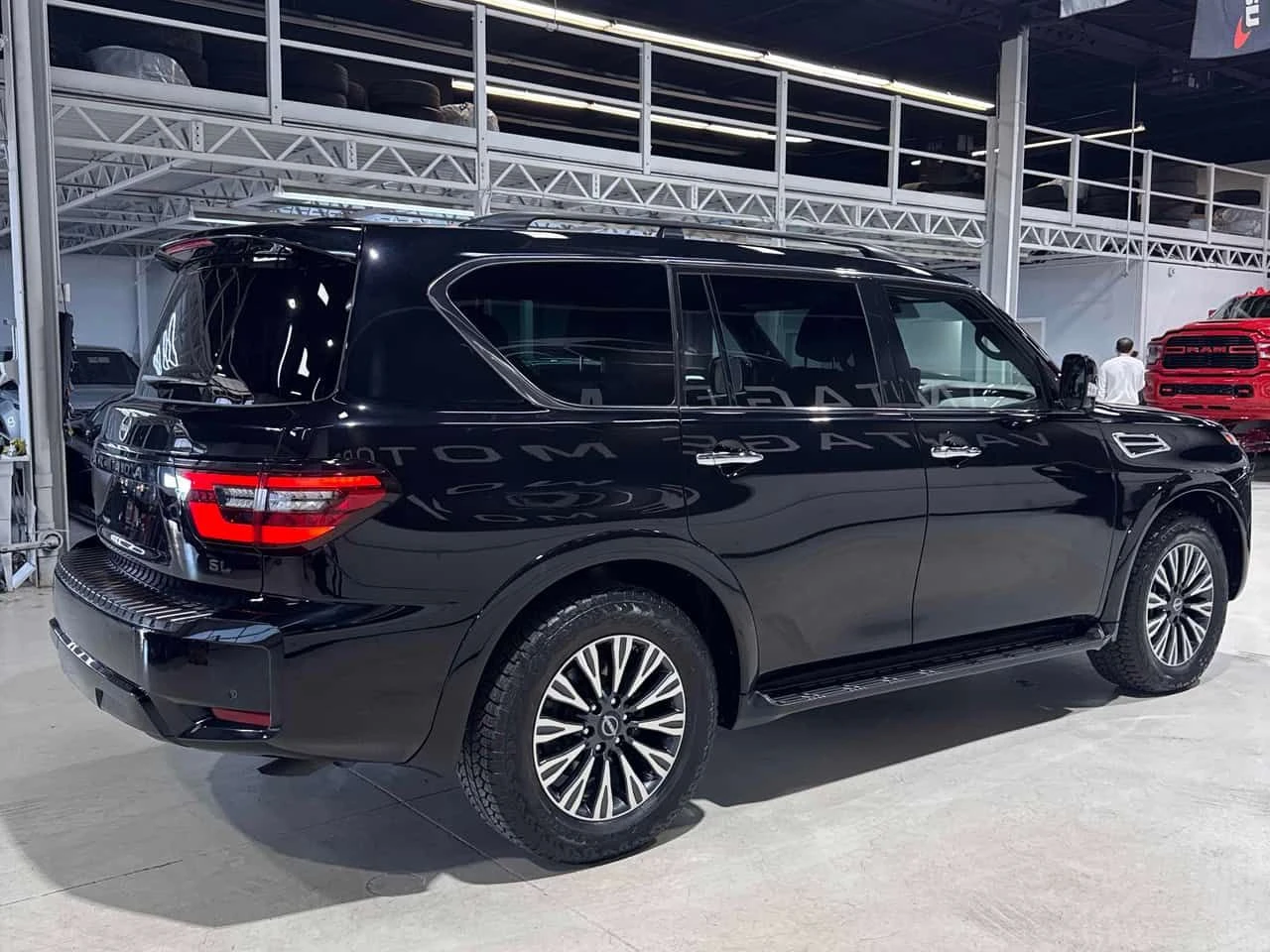 Nissan Armada 4x4 SL  CARFAX, снимка 3 - Автомобили и джипове - 54699753