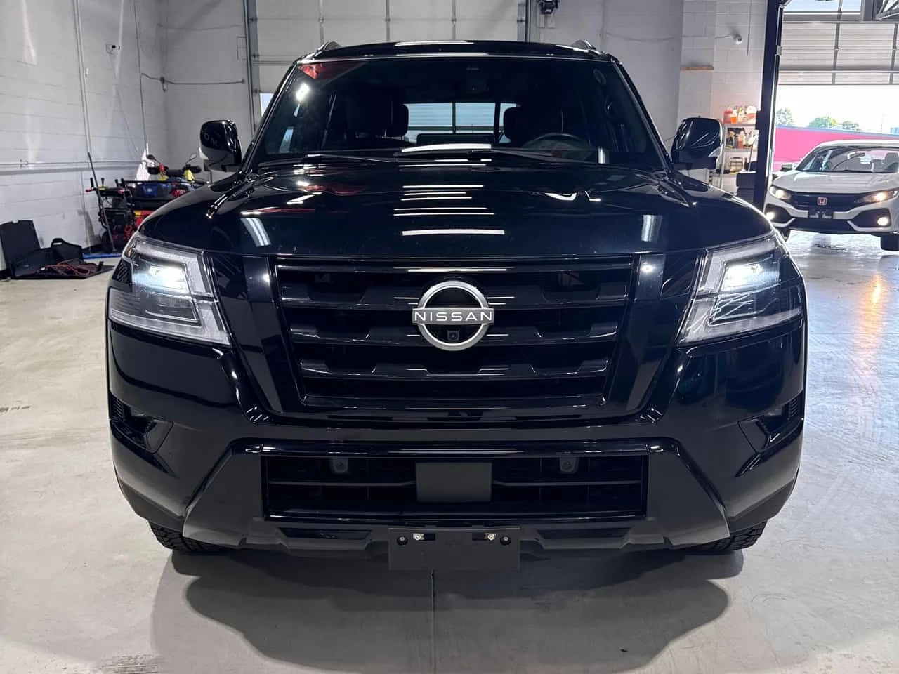 Nissan Armada 4x4 SL  CARFAX, снимка 6 - Автомобили и джипове - 54699753