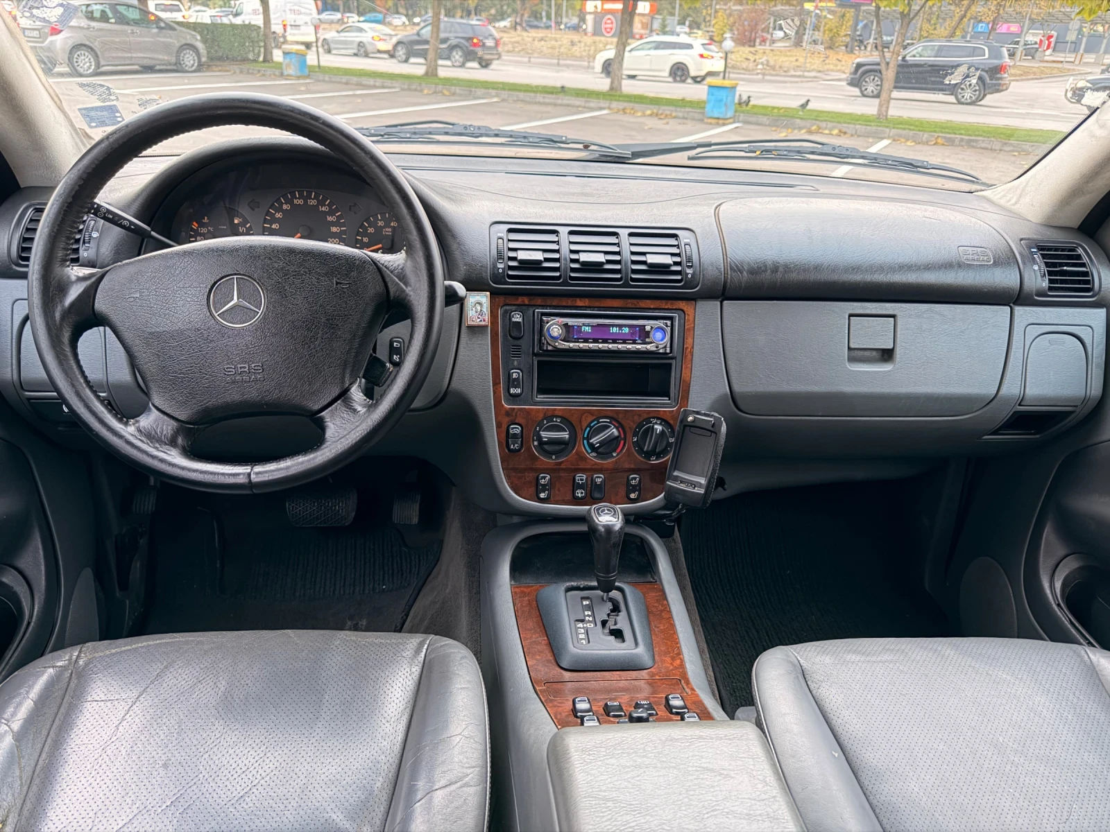 Mercedes-Benz ML 320, снимка 8 - Автомобили и джипове - 56525916
