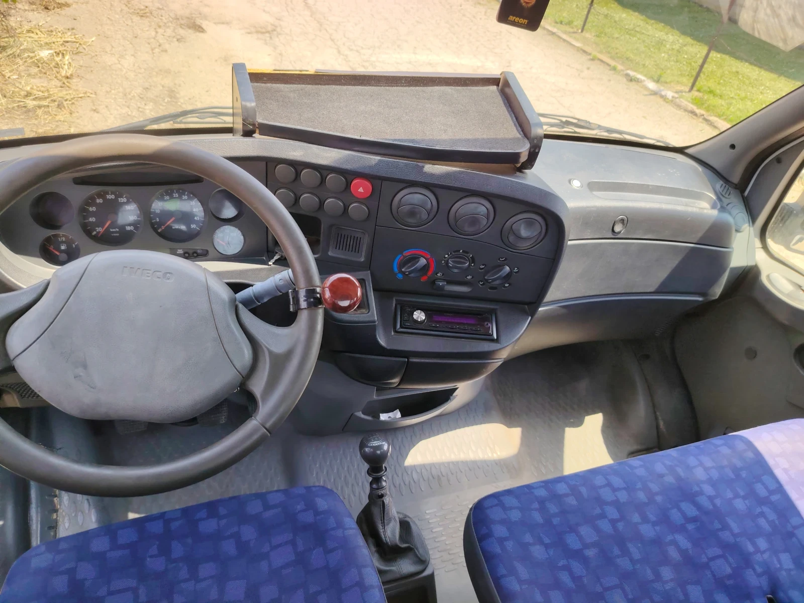 Iveco 35c13 Тристранен самосвал 2.8 D + Мини Багер JCB 1.8т - изображение 8