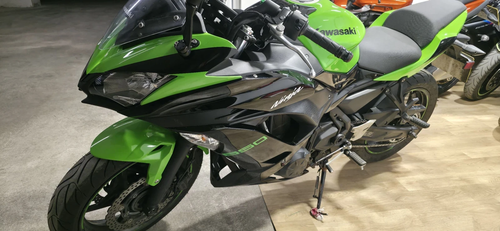 Kawasaki Ninja 65OEX 