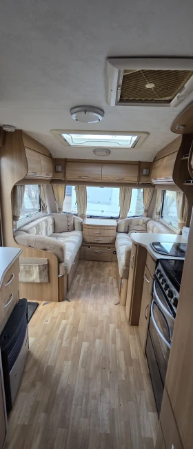 Каравана Coachmen Vip, снимка 6