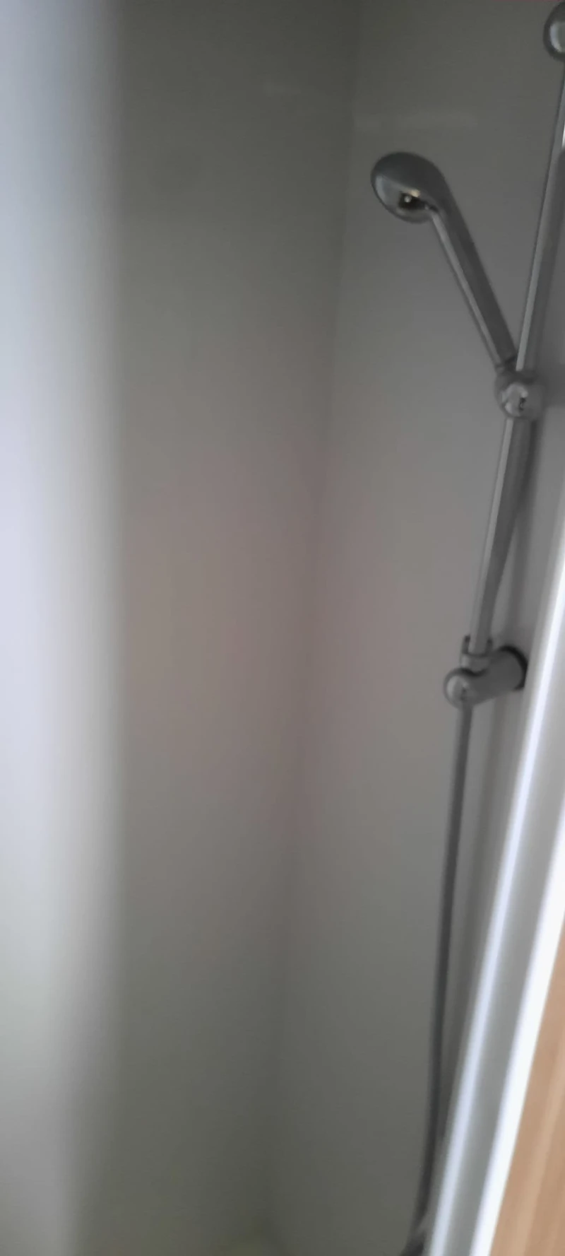 Каравана Sprite Cruzer 492 SR, снимка 3 - Каравани и кемпери - 53445576