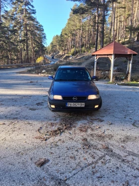 Opel Astra 1.6 mono , снимка 1