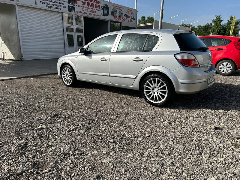 Opel Astra, снимка 9 - Автомобили и джипове - 49146780