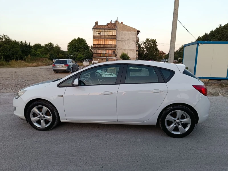 Opel Astra 1.7 CDTI EURO 5, снимка 8 - Автомобили и джипове - 47169752