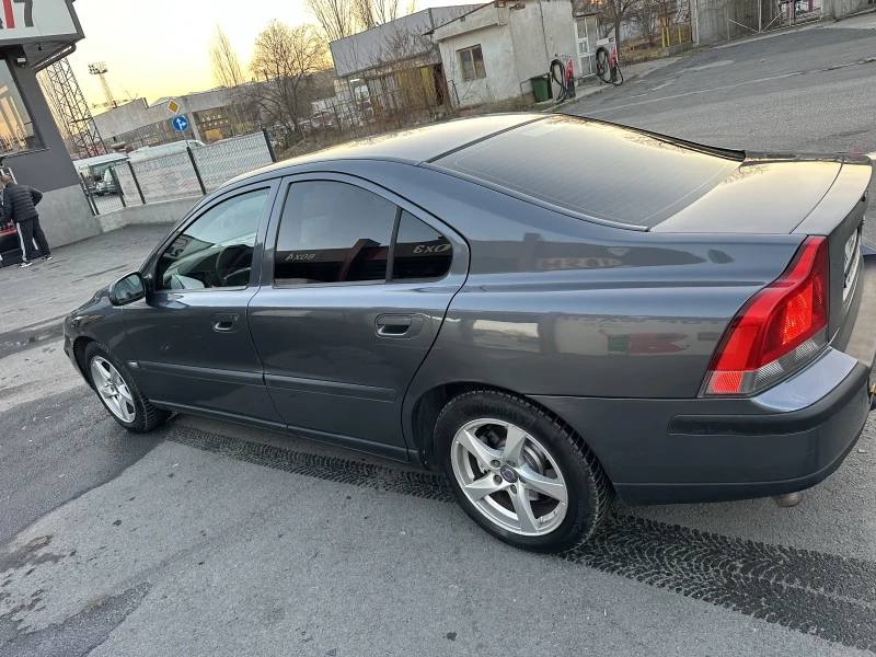 Volvo S60, снимка 5 - Автомобили и джипове - 48135623