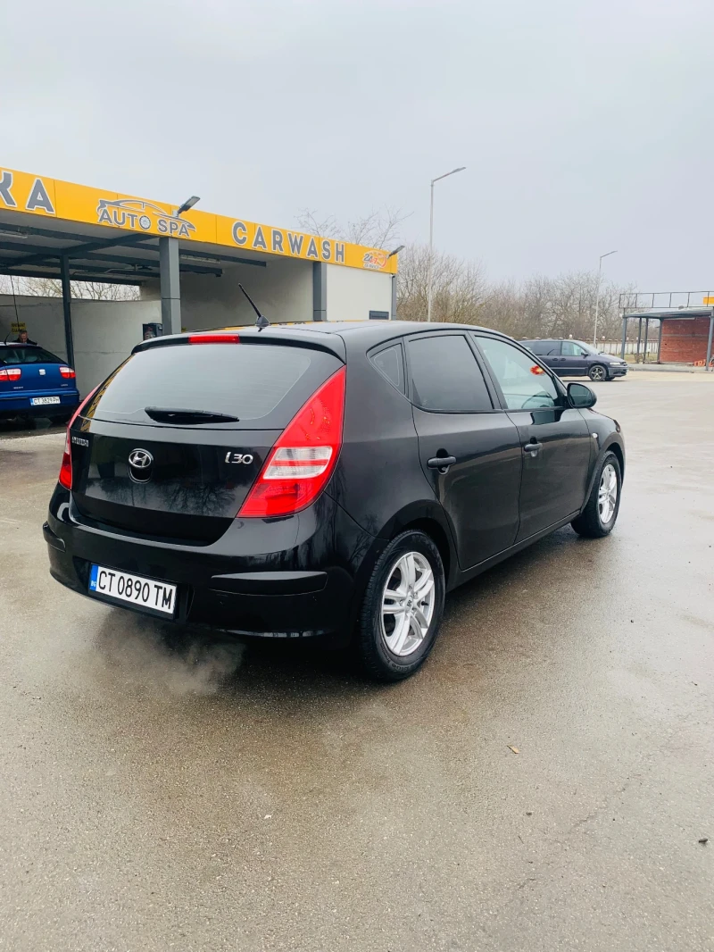 Hyundai I30 1.4i Клима-газ, снимка 2 - Автомобили и джипове - 49327416