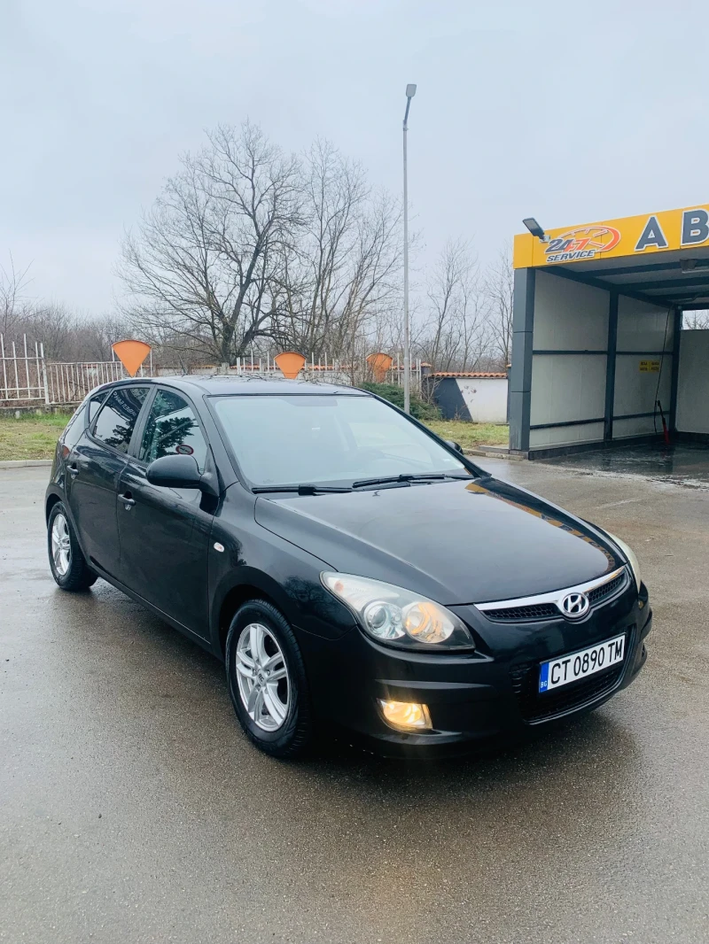 Hyundai I30 1.4i Клима-газ, снимка 1 - Автомобили и джипове - 49327416