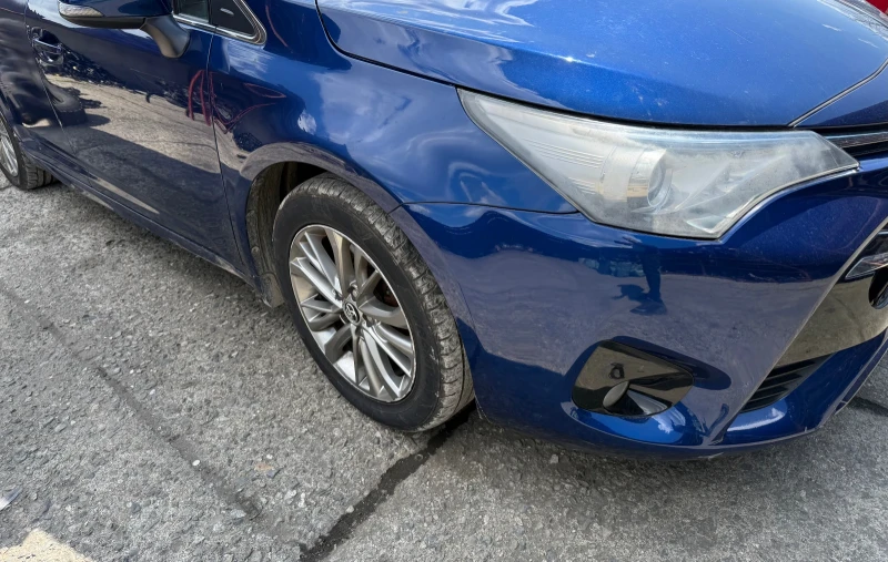 Toyota Avensis 2.0 d 1.6 d, снимка 2 - Автомобили и джипове - 49824387