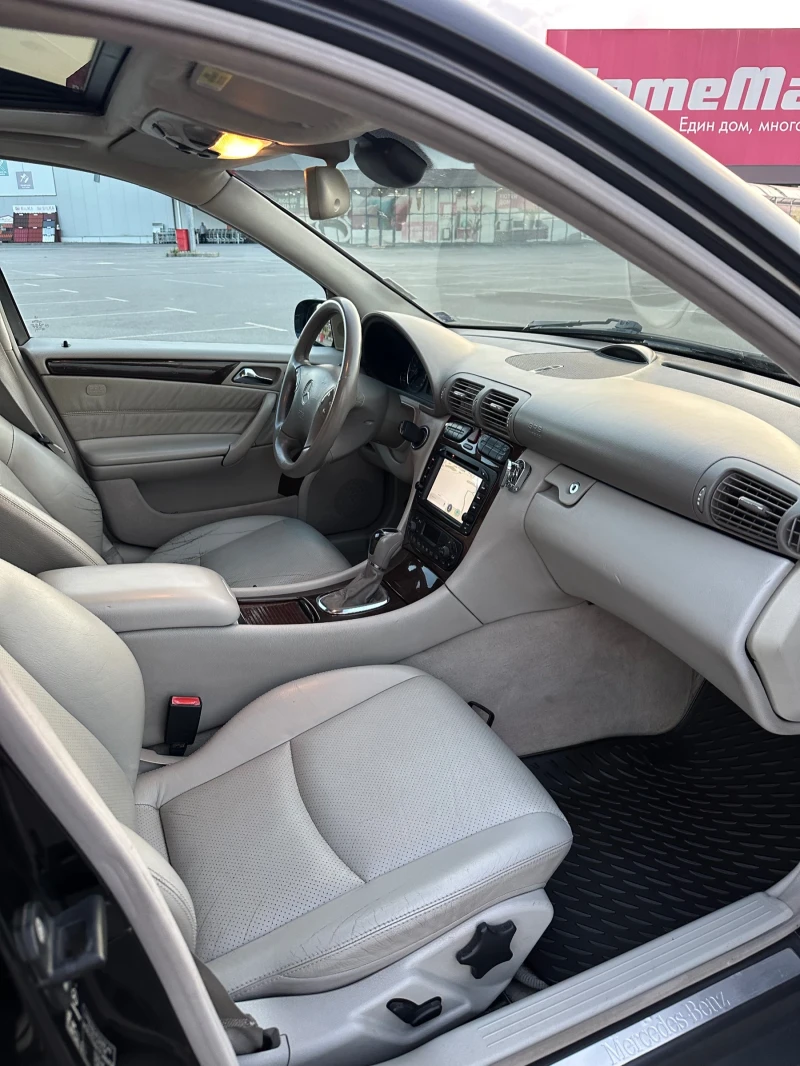 Mercedes-Benz C 320 4matic газов инжекцион ФУЛ ЕКСТРИ, снимка 11 - Автомобили и джипове - 51670881