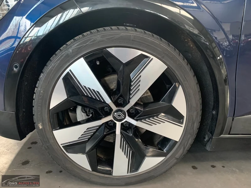 Renault Megane TECHNO/220HP/NAVI/360/LED/E-TECH/EV60/KLESS/316g, снимка 13 - Автомобили и джипове - 51692261