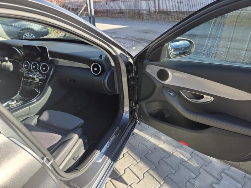 Mercedes-Benz C 300 C300de 9G, снимка 11 - Автомобили и джипове - 52219736