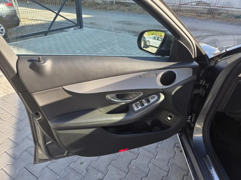 Mercedes-Benz C 300 C300de 9G, снимка 12 - Автомобили и джипове - 52219736