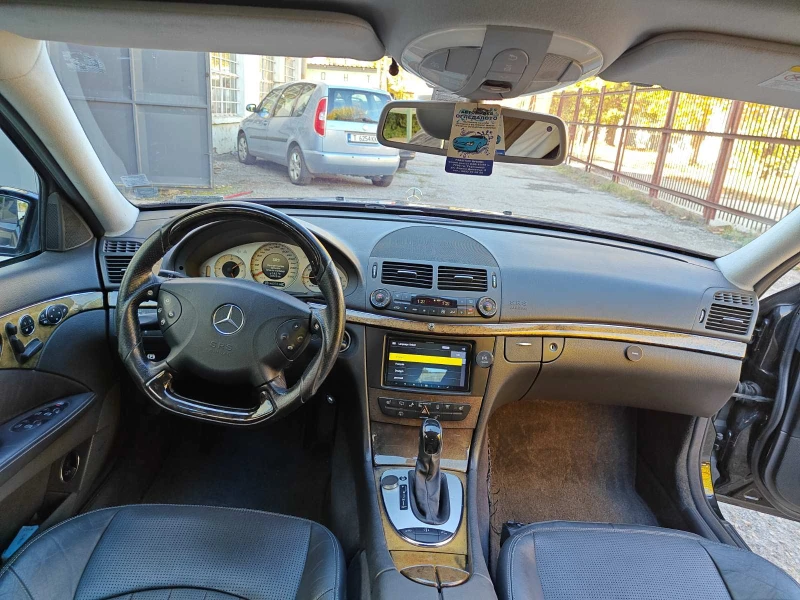 Mercedes-Benz E 55 AMG, снимка 13 - Автомобили и джипове - 52663219