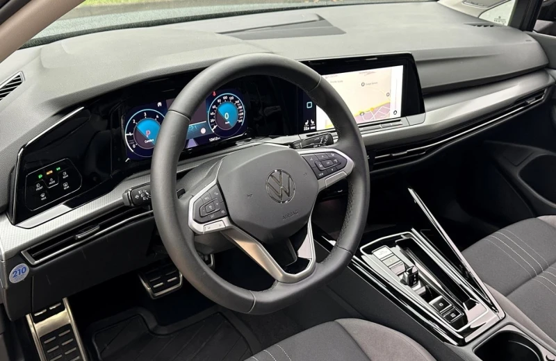 VW Alltrack * BLACK* EDITION* CAM* DISTR* H&K* CARPLAY* , снимка 5 - Автомобили и джипове - 52520660
