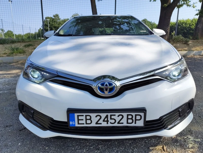 Toyota Auris Hybrid Led, снимка 3 - Автомобили и джипове - 52670203
