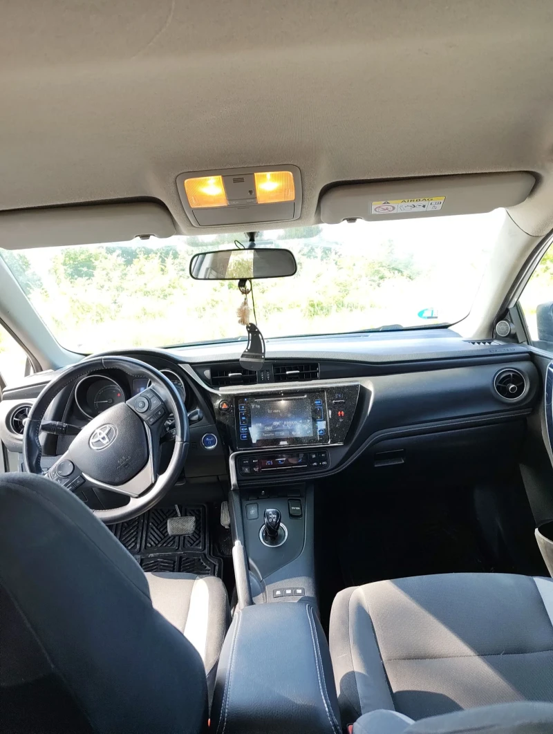 Toyota Auris Hybrid Led, снимка 11 - Автомобили и джипове - 52670203