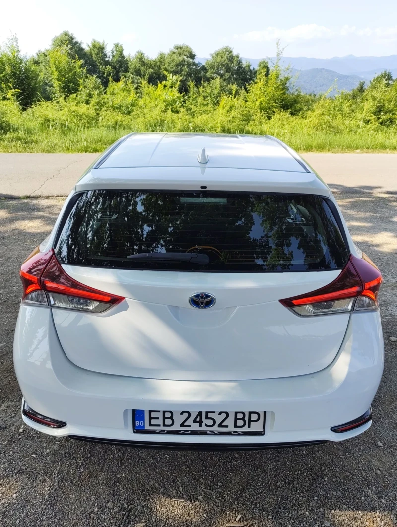 Toyota Auris Hybrid Led, снимка 10 - Автомобили и джипове - 52670203