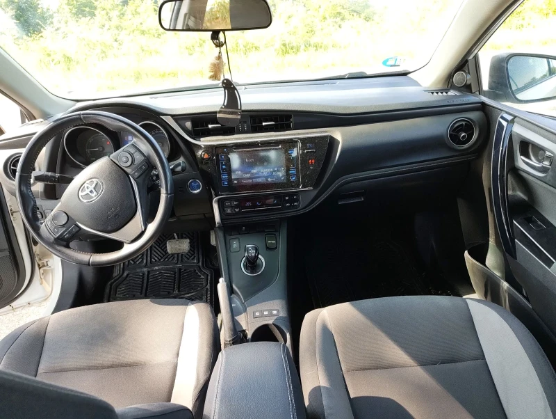 Toyota Auris Hybrid Led, снимка 12 - Автомобили и джипове - 52670203