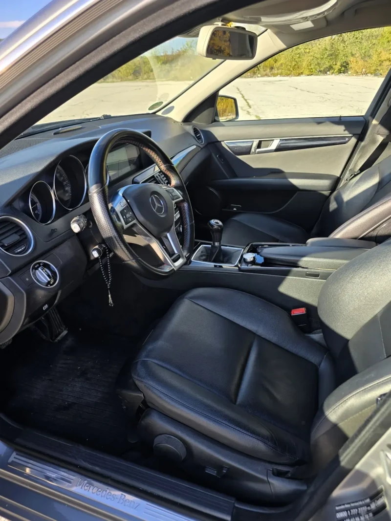 Mercedes-Benz C 220, снимка 13 - Автомобили и джипове - 52898661