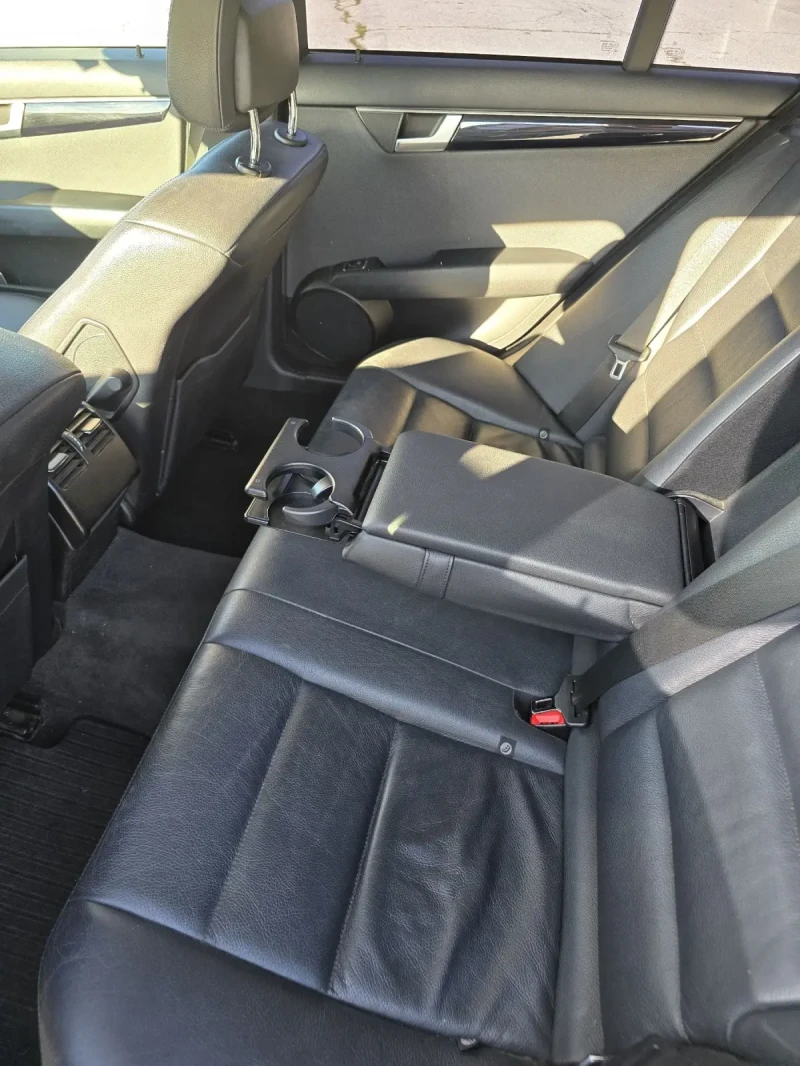 Mercedes-Benz C 220, снимка 15 - Автомобили и джипове - 52898661