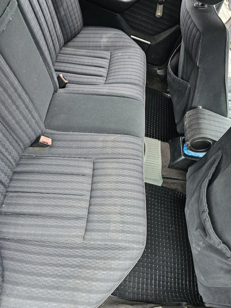 Mercedes-Benz 124 250D, снимка 9 - Автомобили и джипове - 53070579