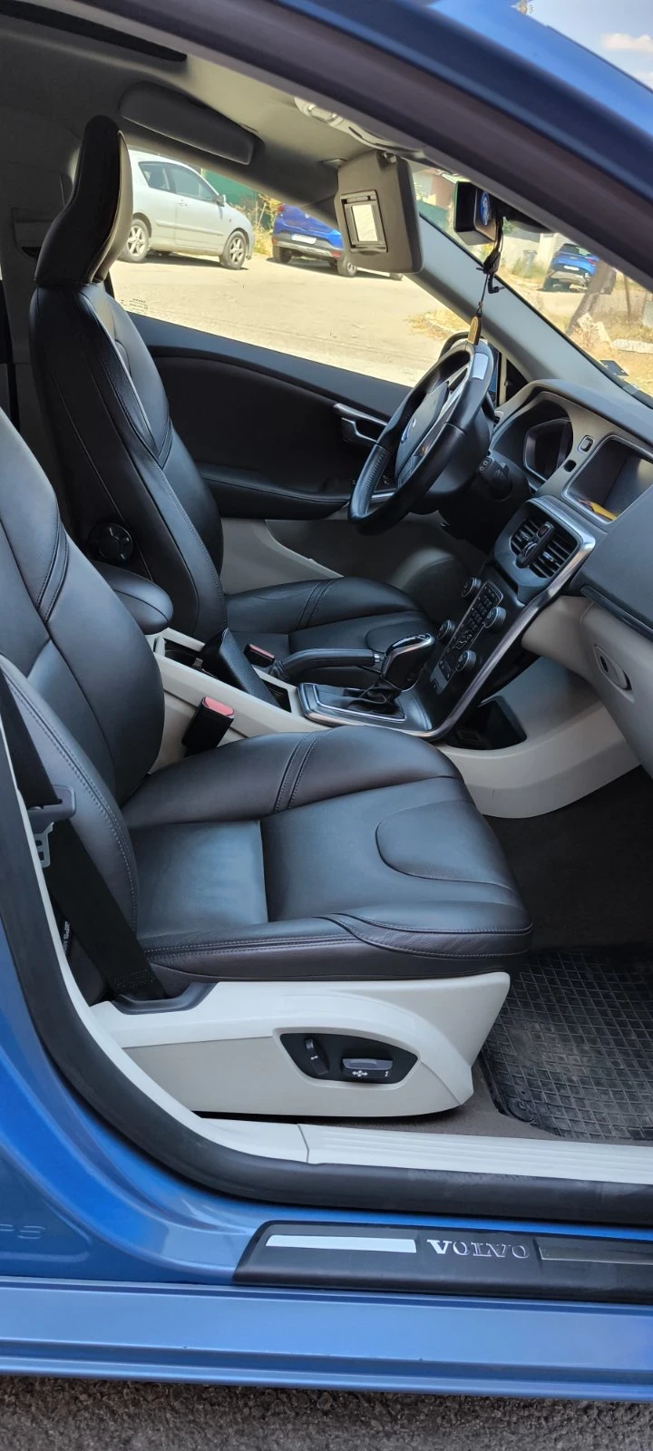 Volvo V40, снимка 3 - Автомобили и джипове - 54270826