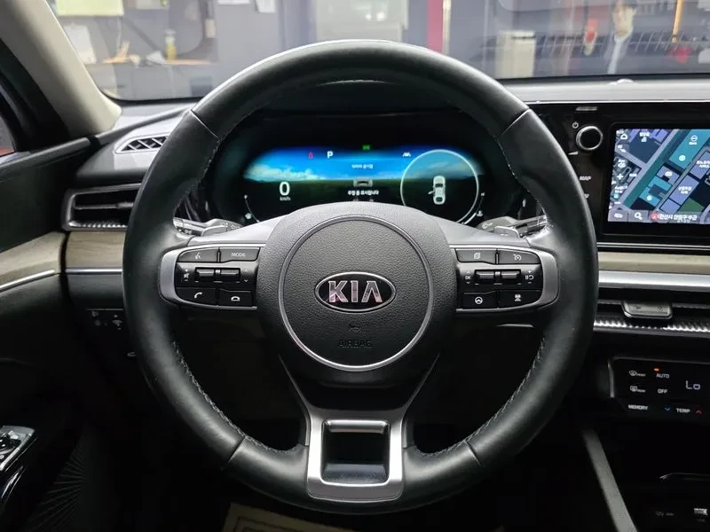 Kia K5 2.0 Noblesse, снимка 13 - Автомобили и джипове - 56502545